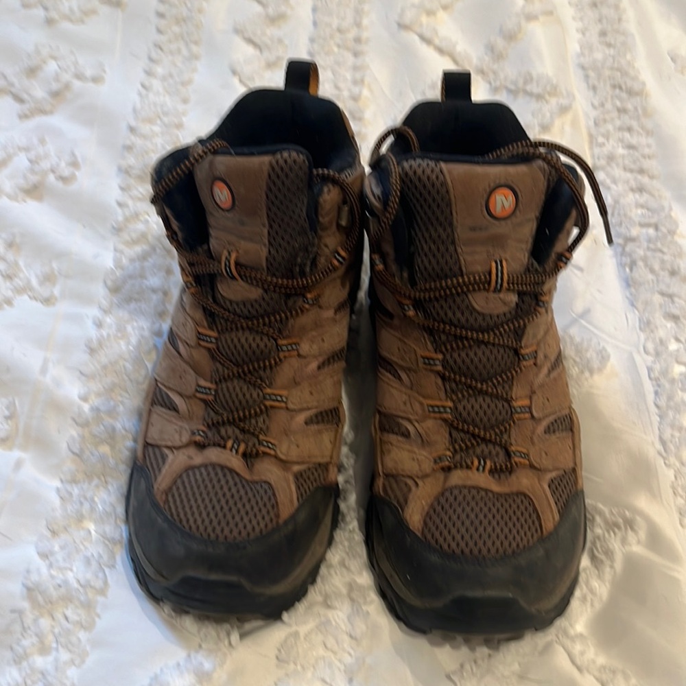 Men’s Merrell Moab boots size 9